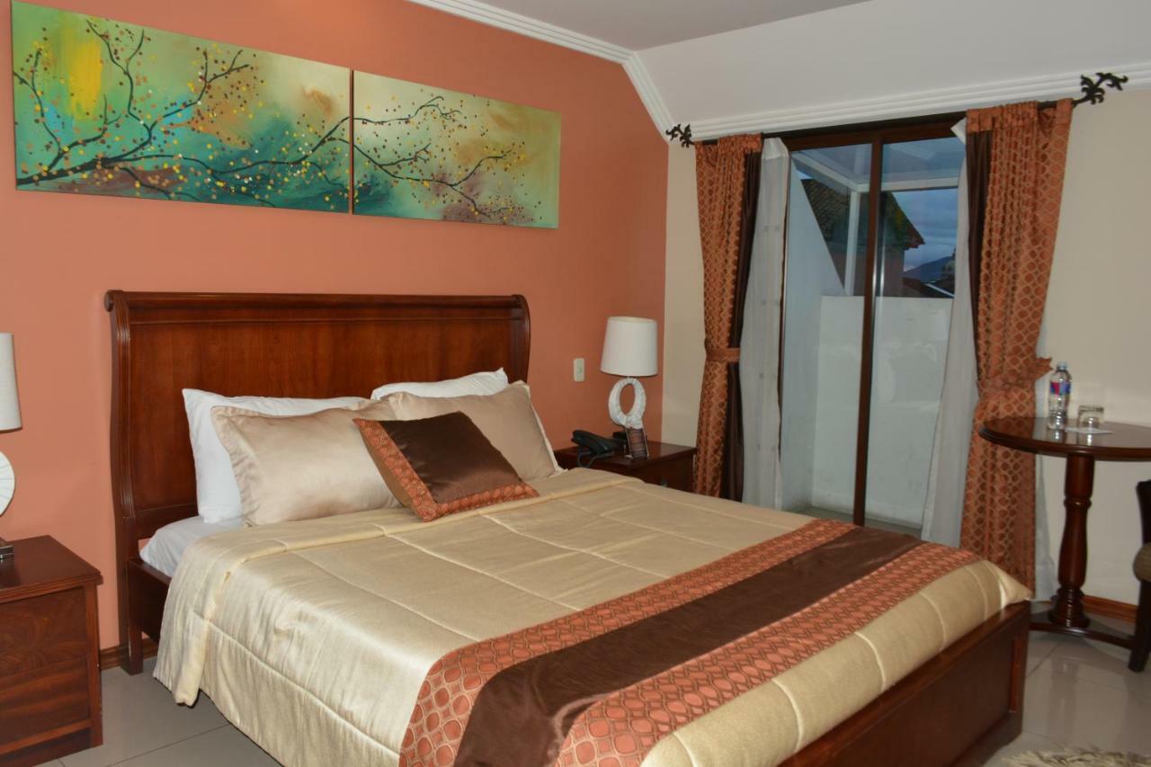 Alejandrina Hotel Cuenca Esterno foto