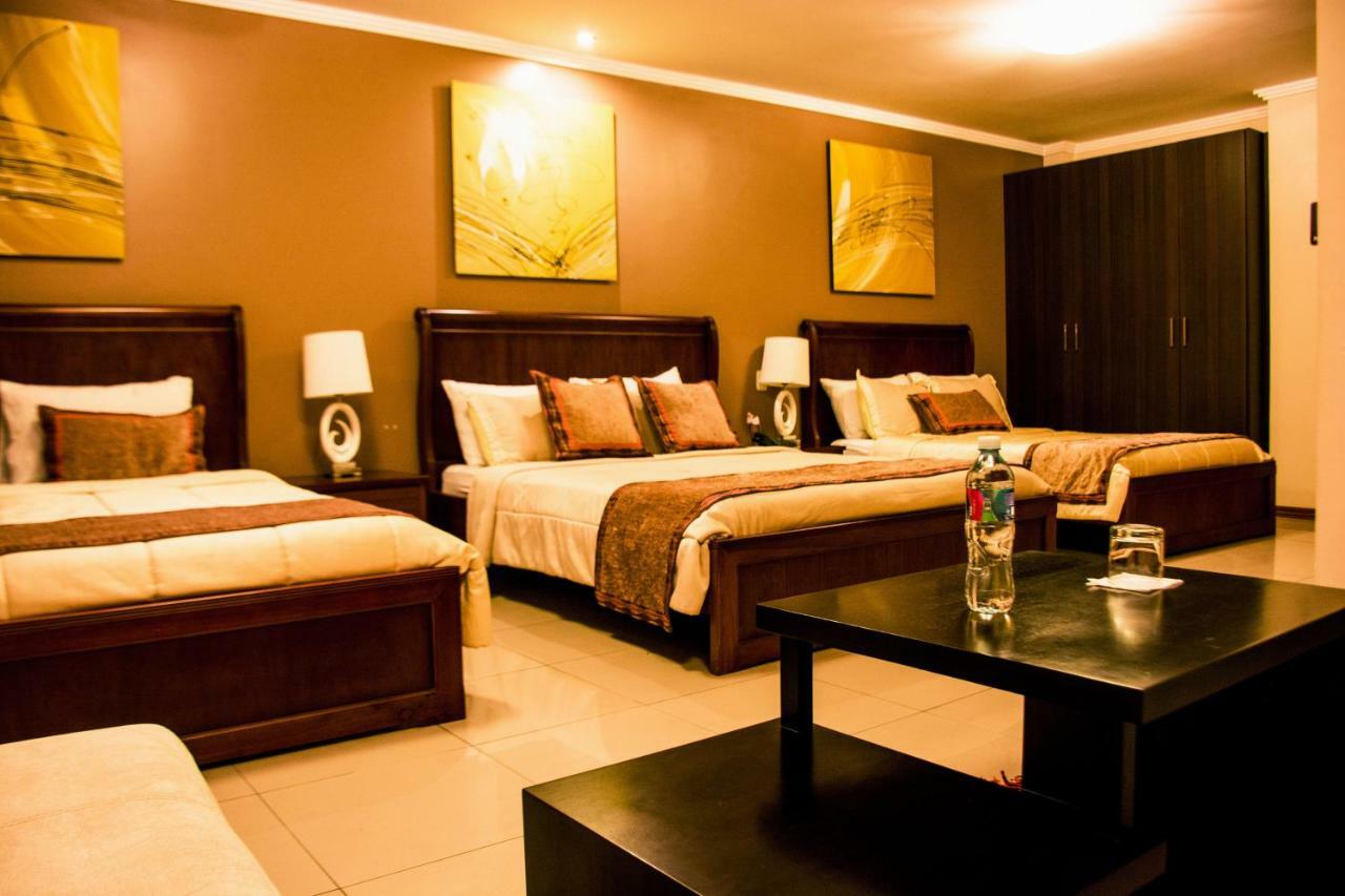 Alejandrina Hotel Cuenca Esterno foto