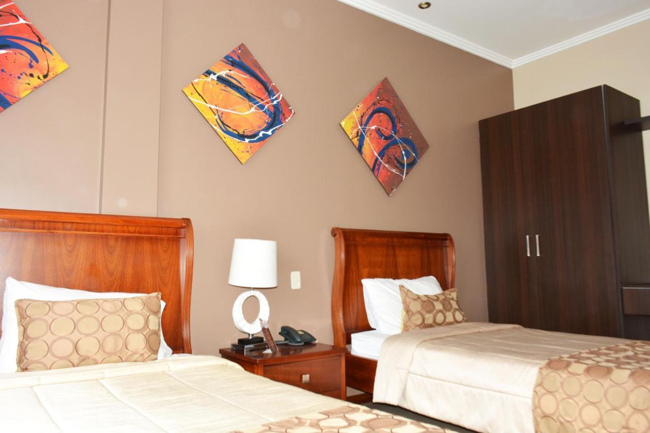 Alejandrina Hotel Cuenca Esterno foto